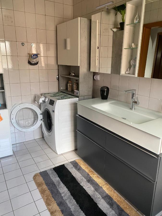 Moderne Ferienwohnung Neckarschleife Mit Klimaanlage Kirchheim am Neckar Bagian luar foto